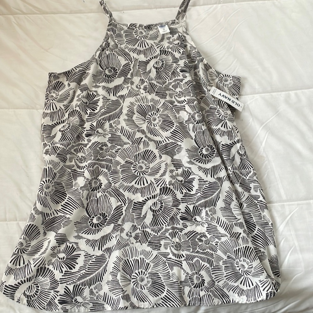 Black & white floral Old Navy tank